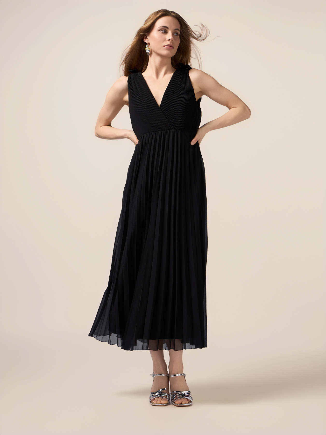 Long pleated dress with ruffle image number 0