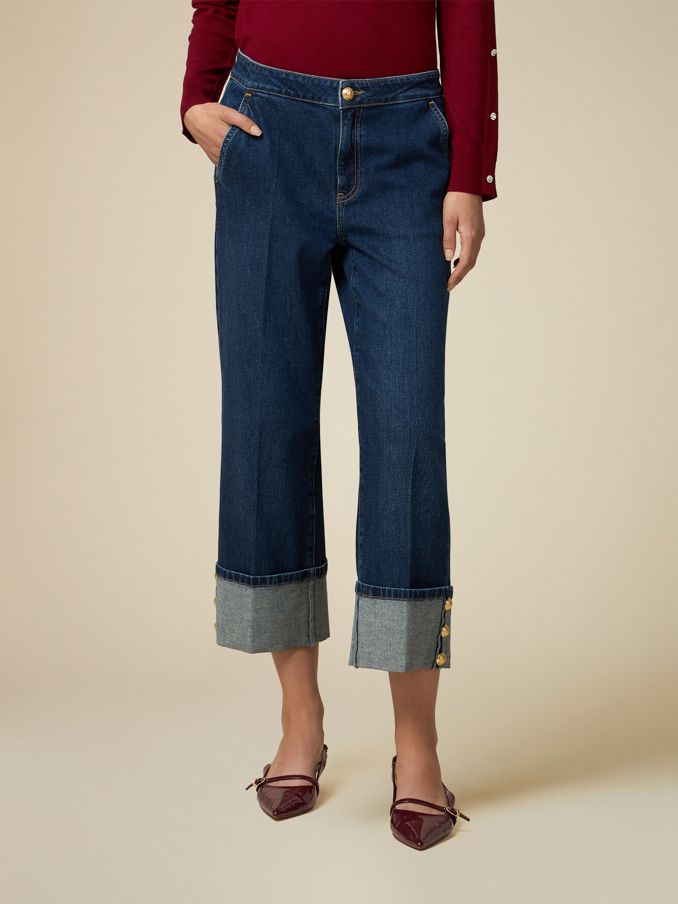 Cropped jeans with turn-up image number 3