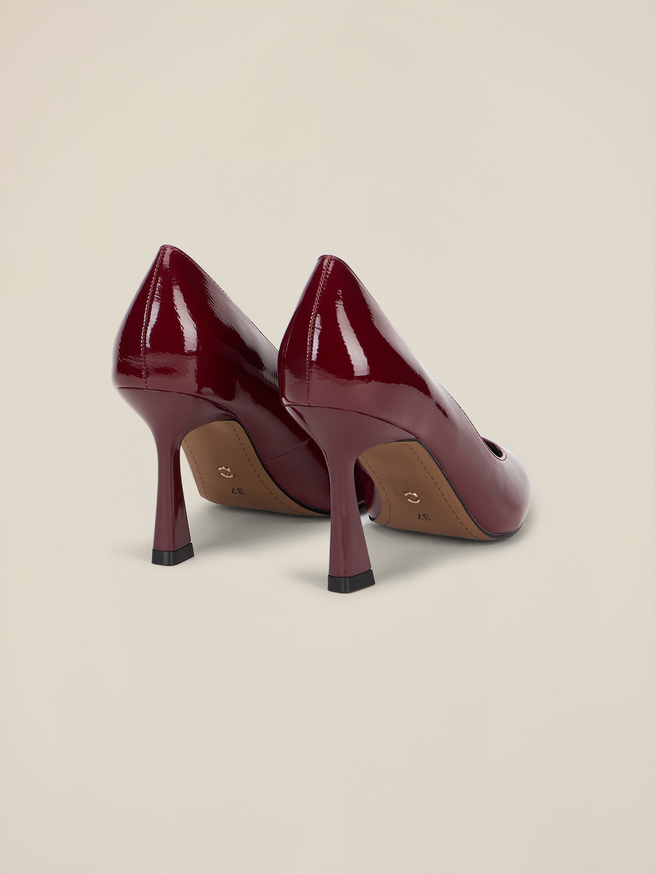 Patent leather pumps image number 3