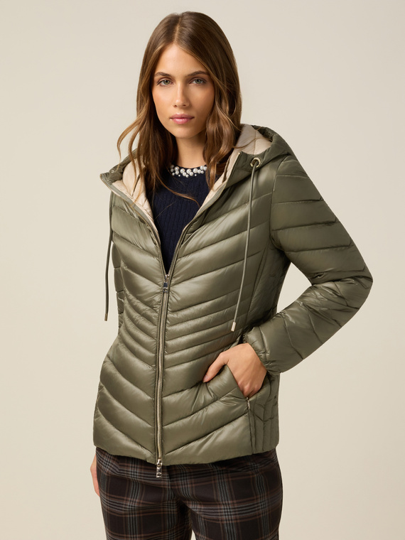 Lightweight hooded down jacket