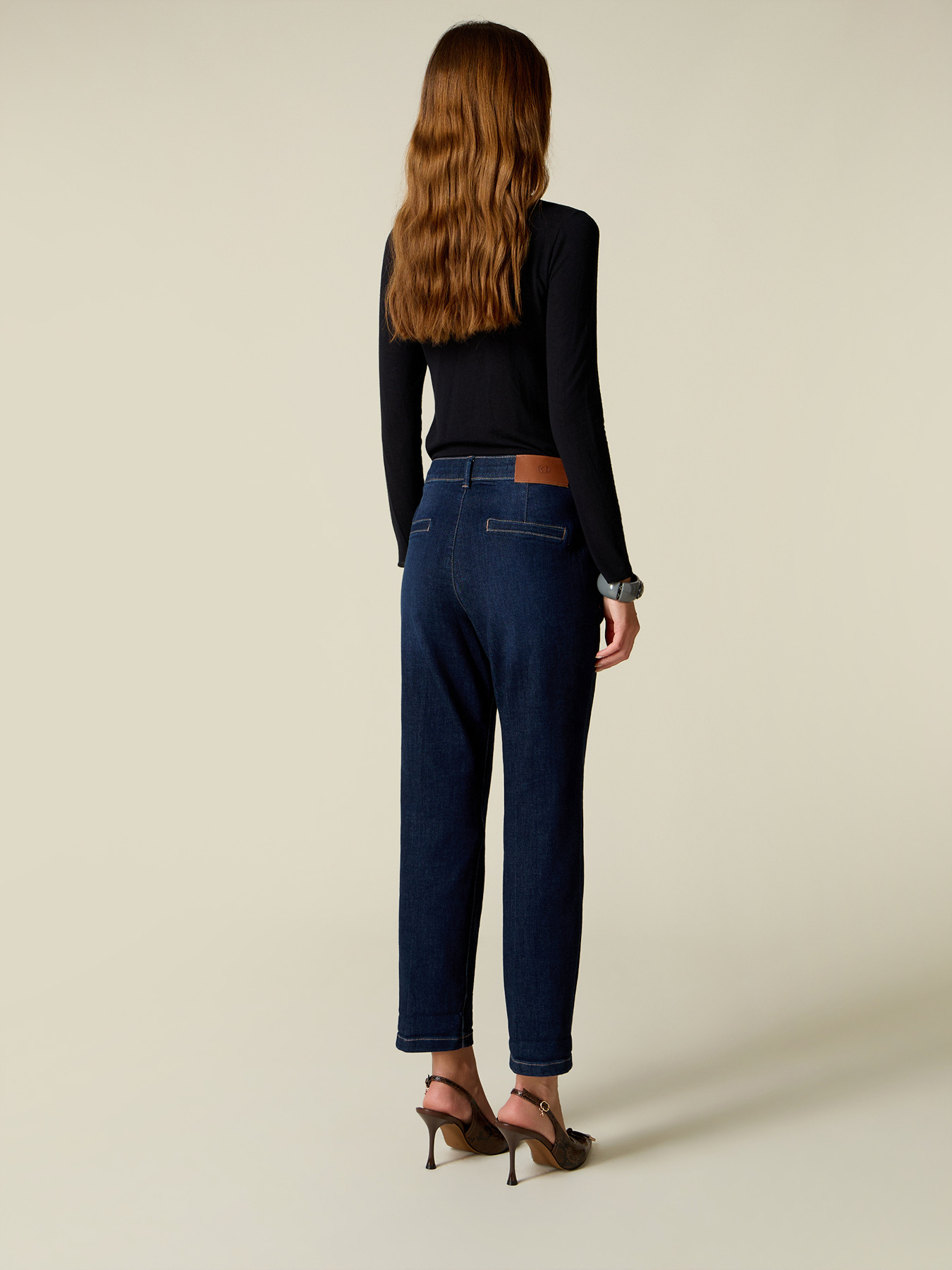 Jean chino en denim rinc&eacute; image number 1