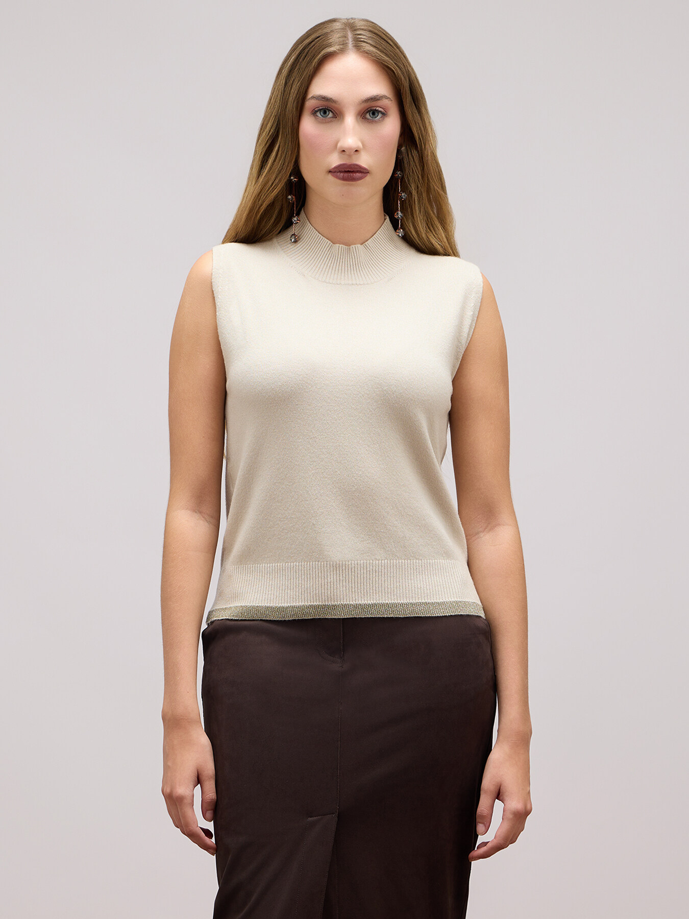 Sleeveless turtleneck sweater image number 1