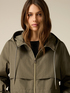 Parka con cremallera y capucha image number 2