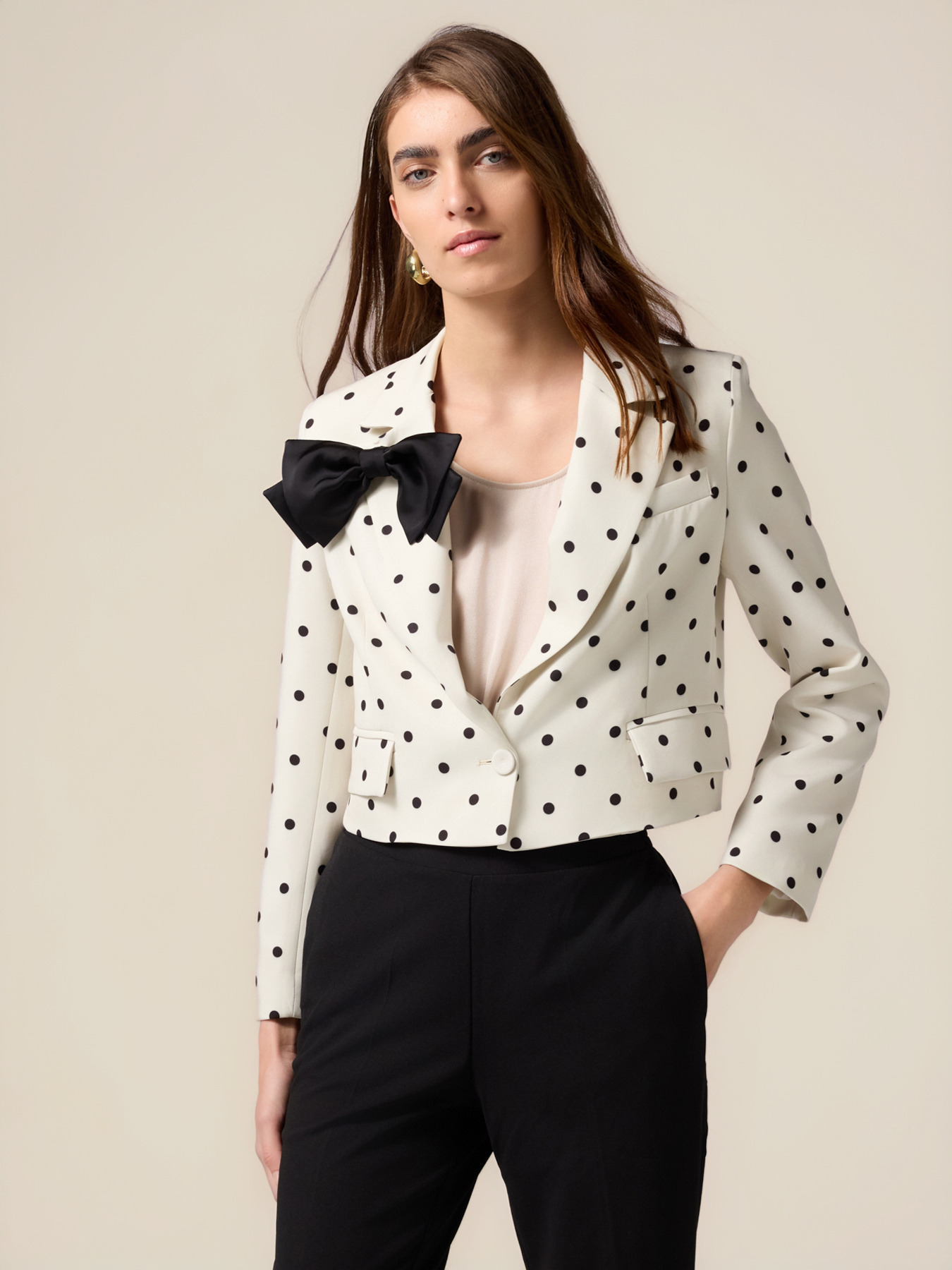 Short polka dot blazer with bow image number 0