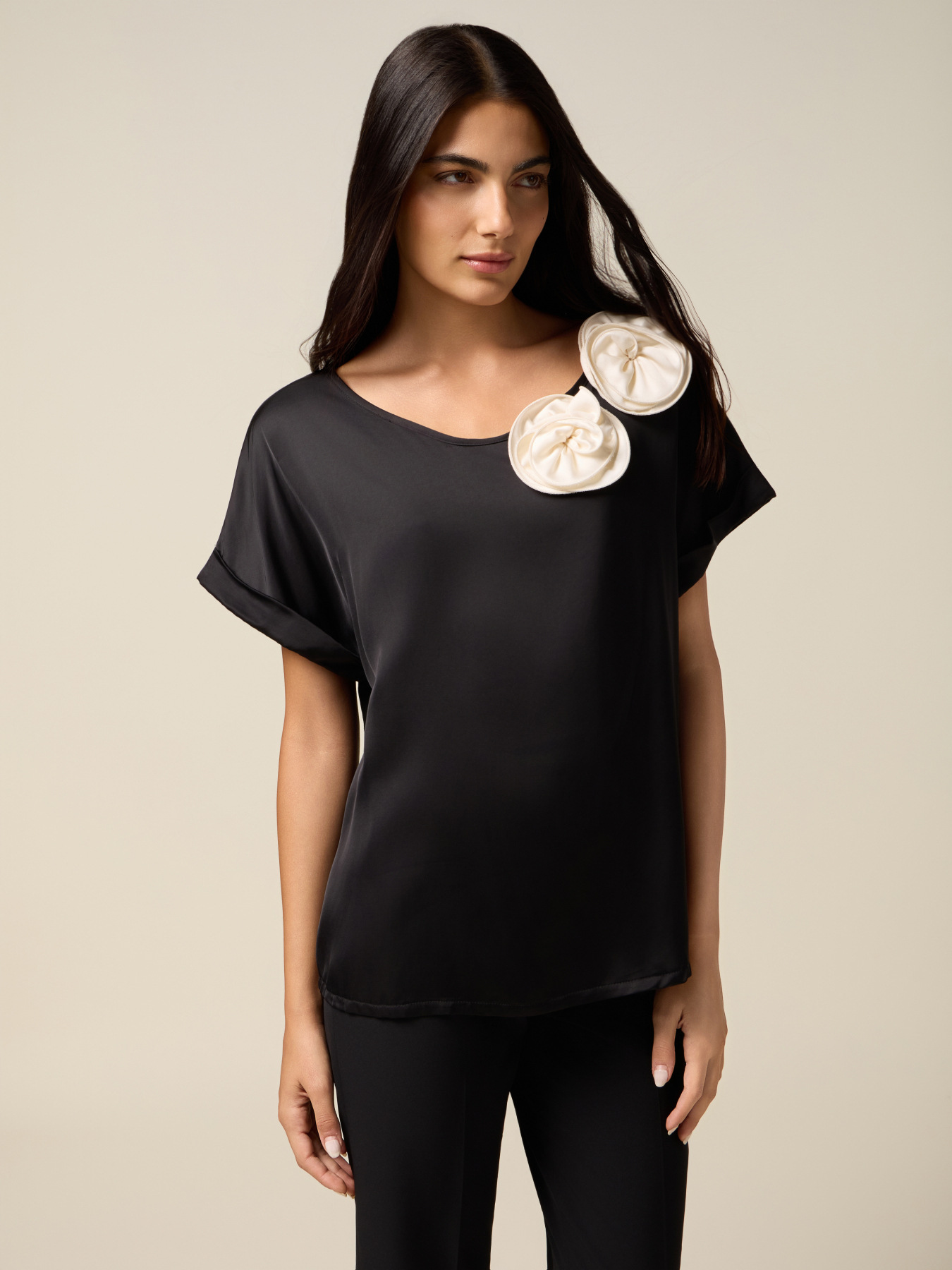 Two-material T-shirt with appliqu&eacute;s image number 0