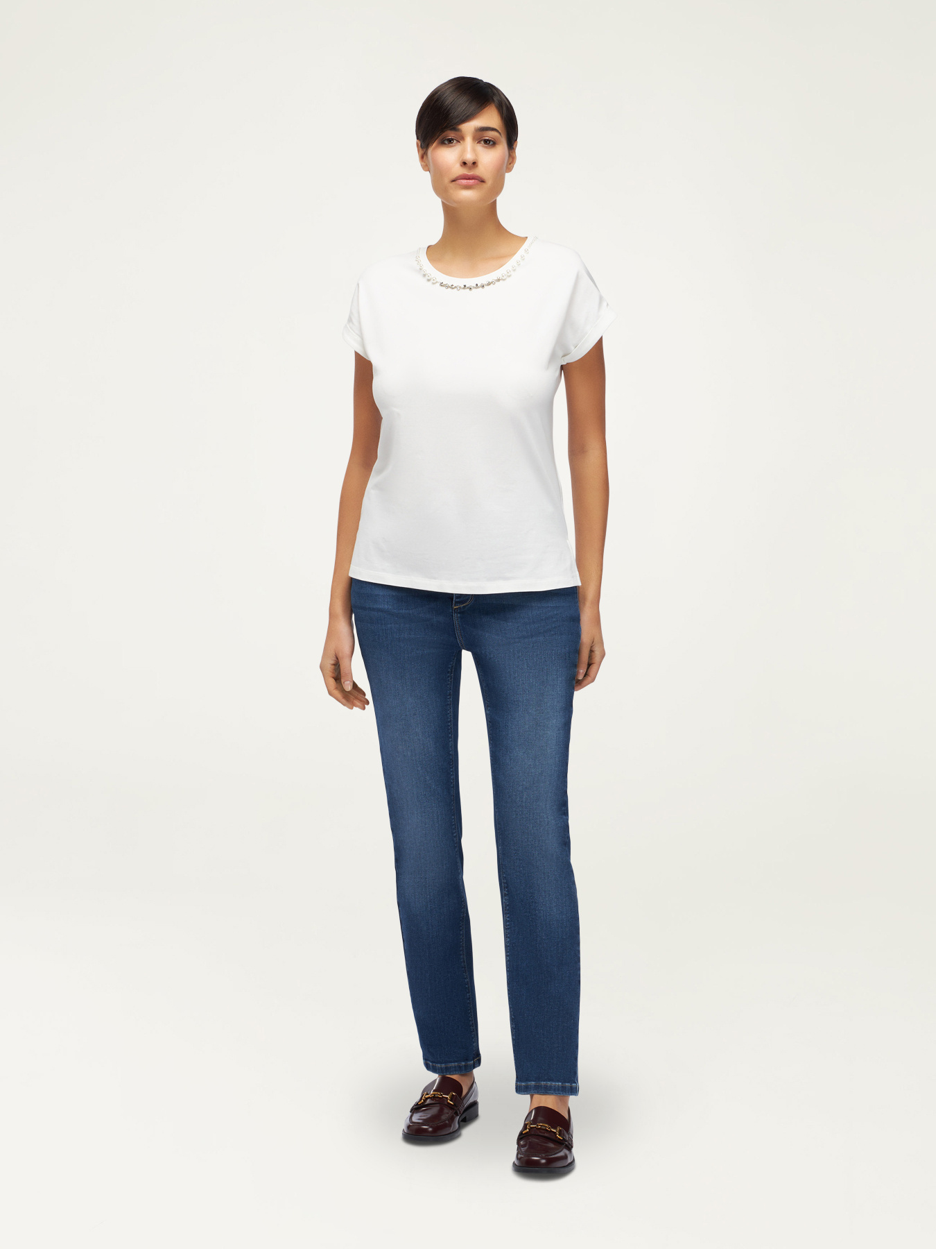 T-shirt con ricamo gioiello image number 0