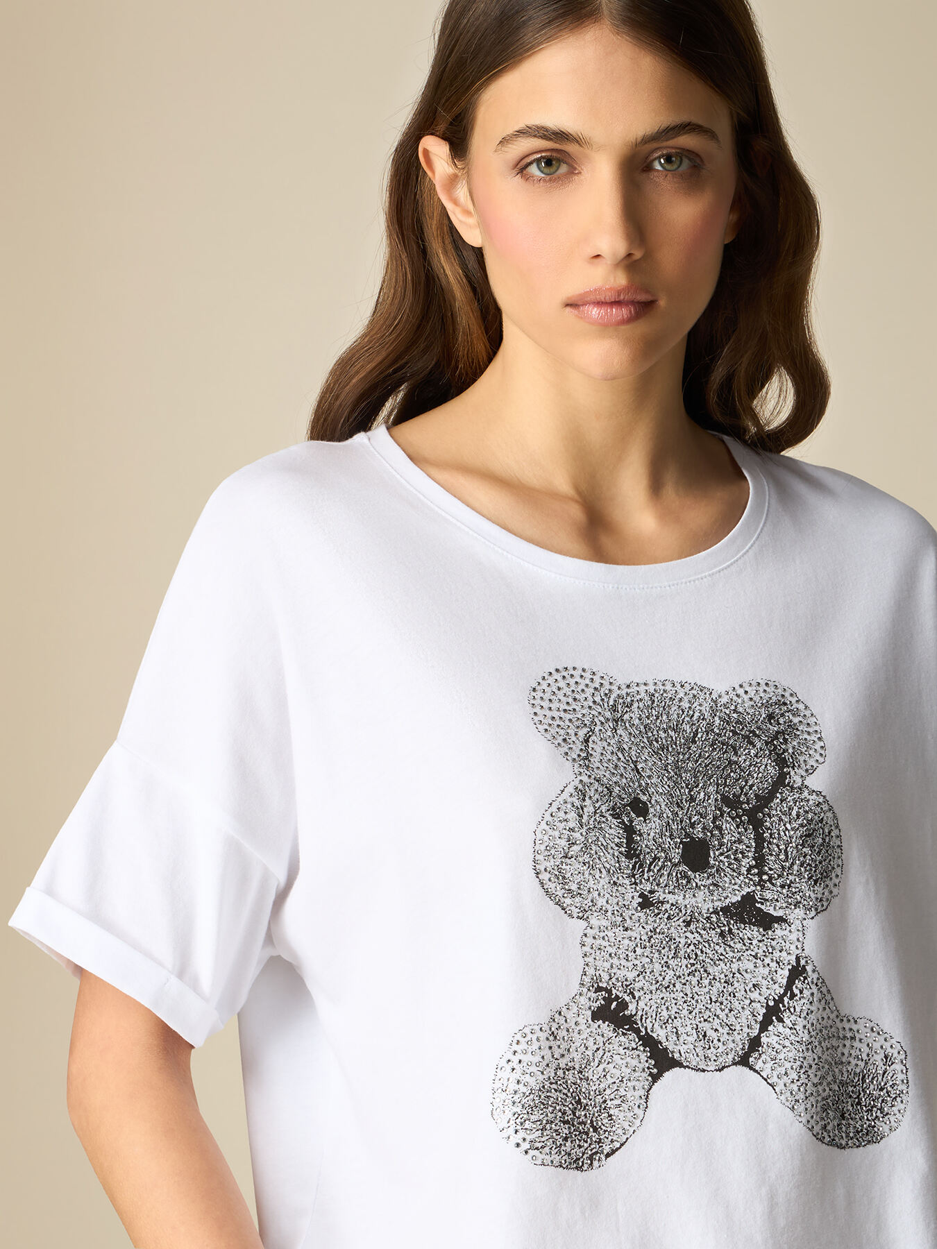 T-shirt con stampa e cristalli image number 2