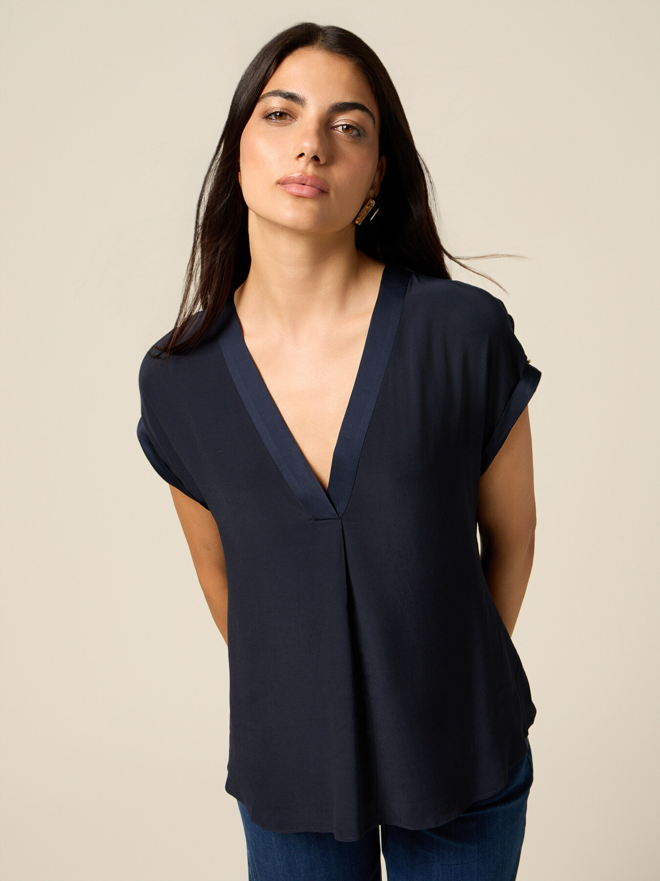 V-neck blouse in viscose image number 0