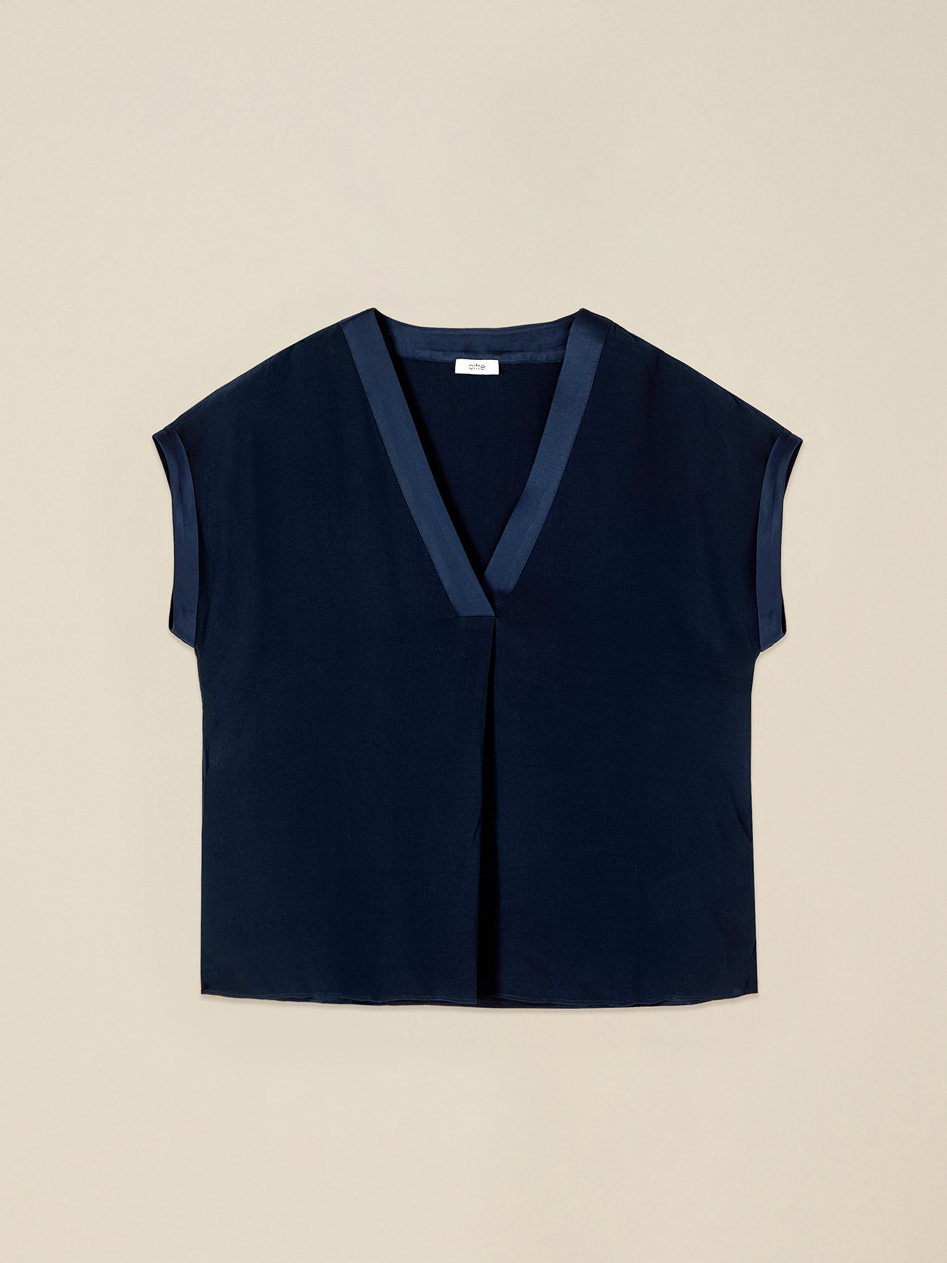Bi-material blouse with kimono sleeves image number 3