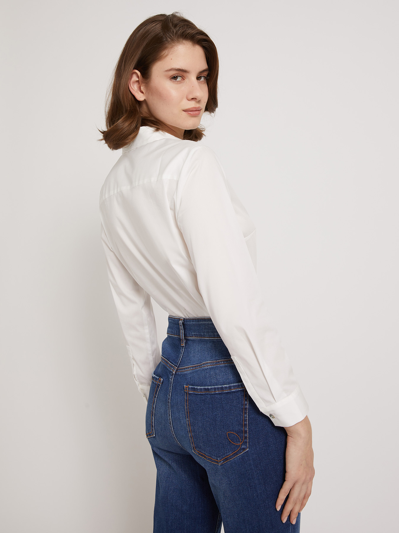 Camicia sciancrata in popeline image number 1