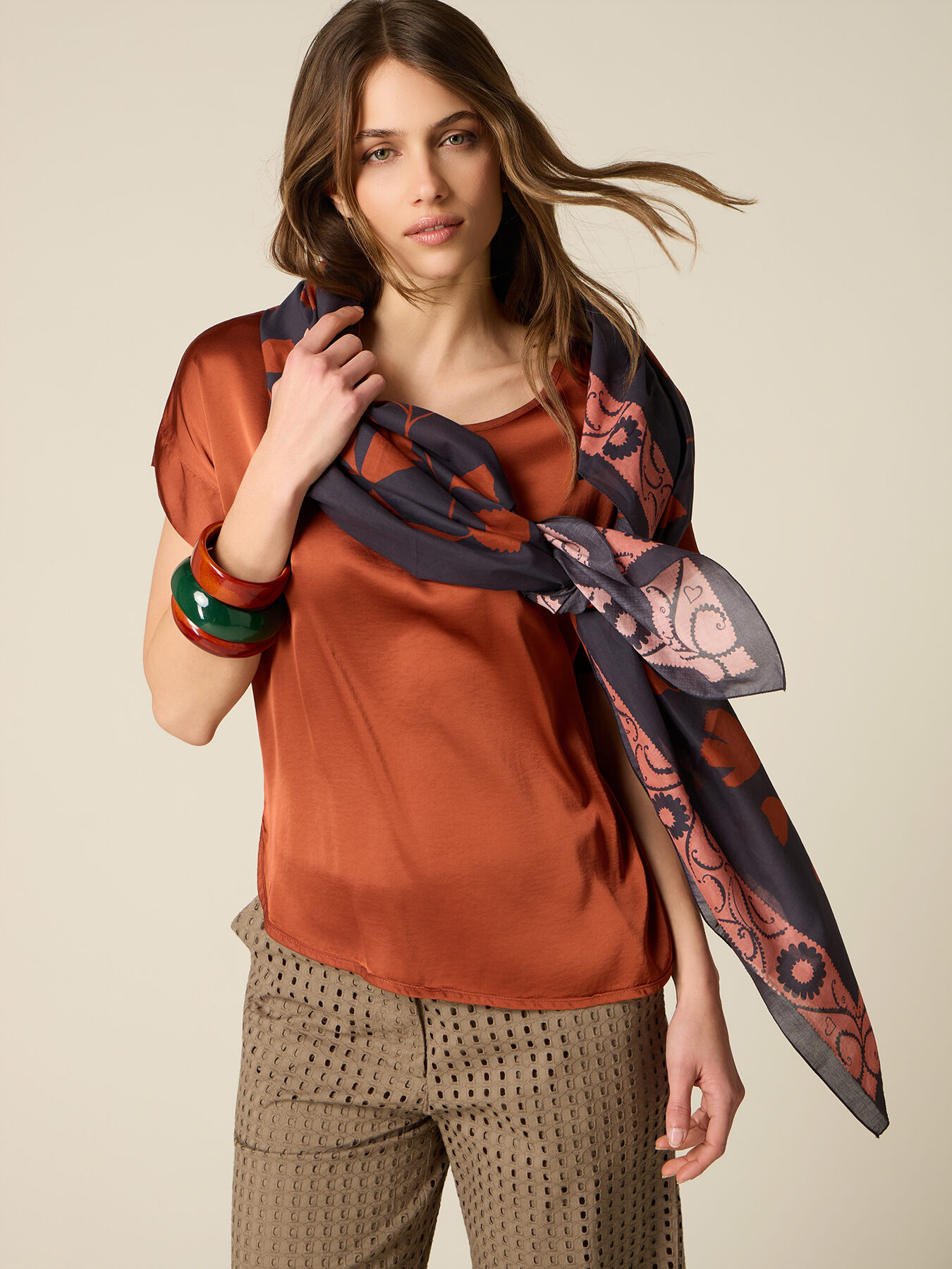 Cotton scarf with pattern image number 0