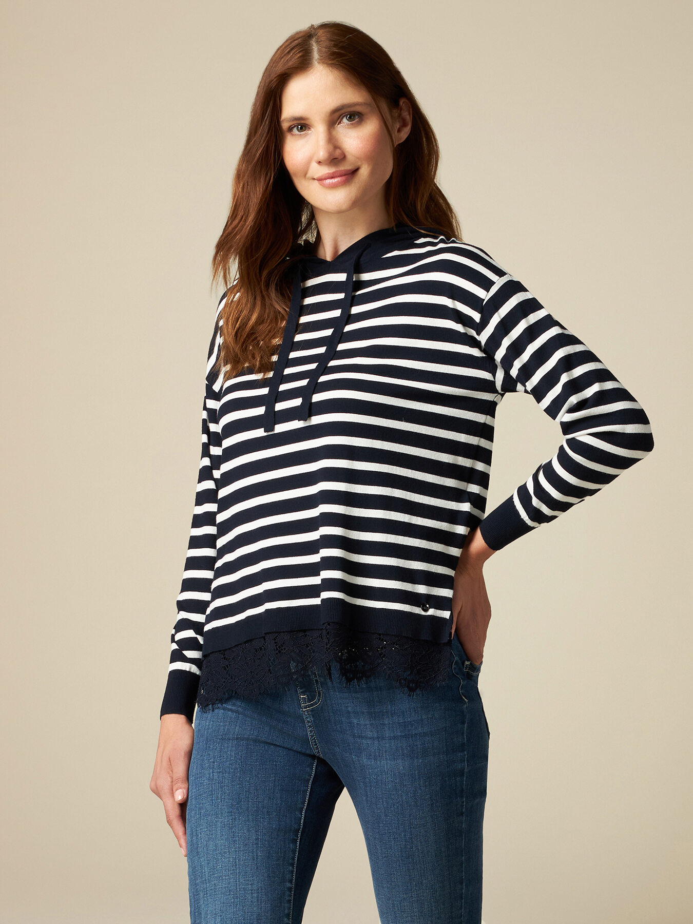 Maglia a righe con pizzo al fondo image number 0