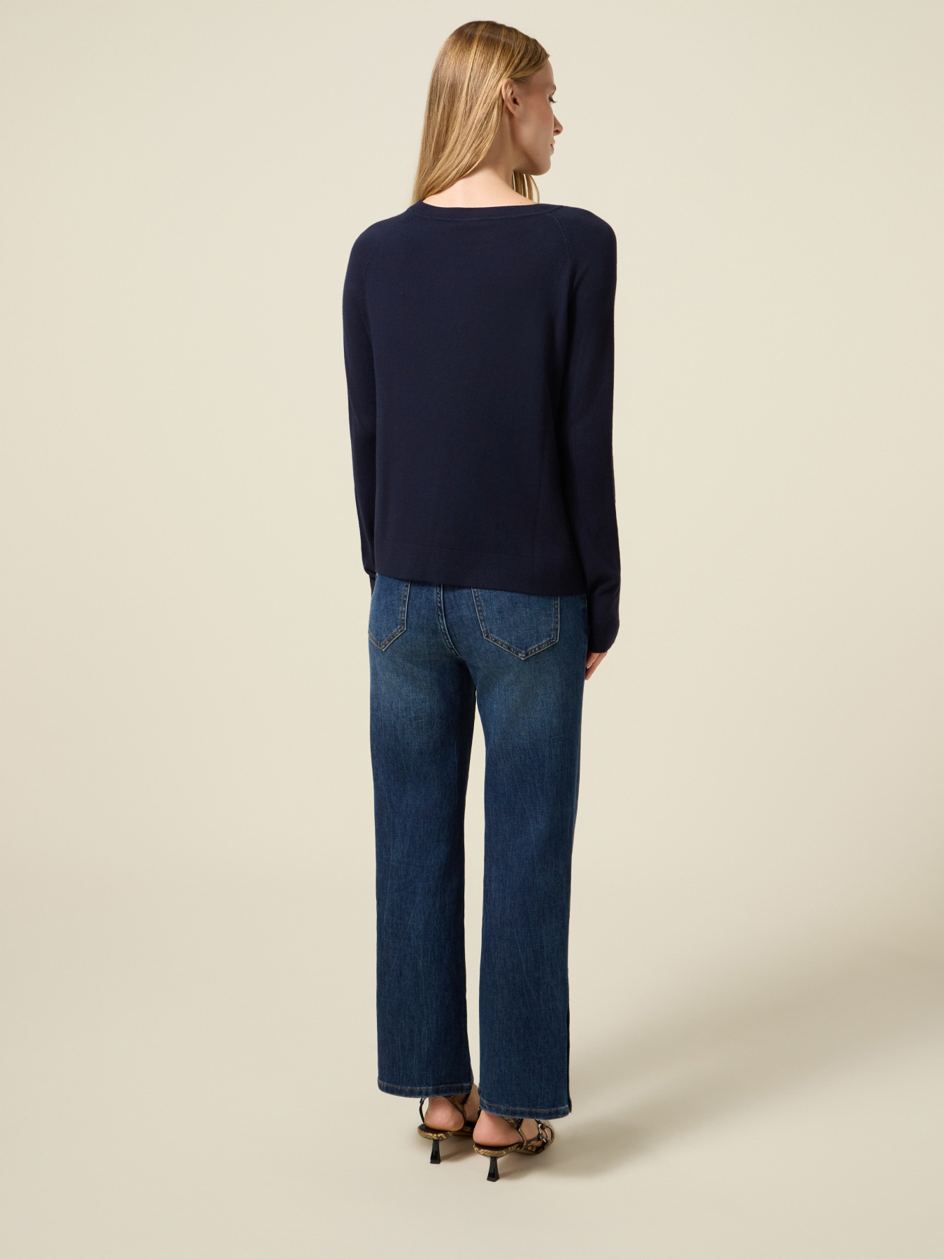 Jersey de mezcla de viscosa con botones decorativos image number 1