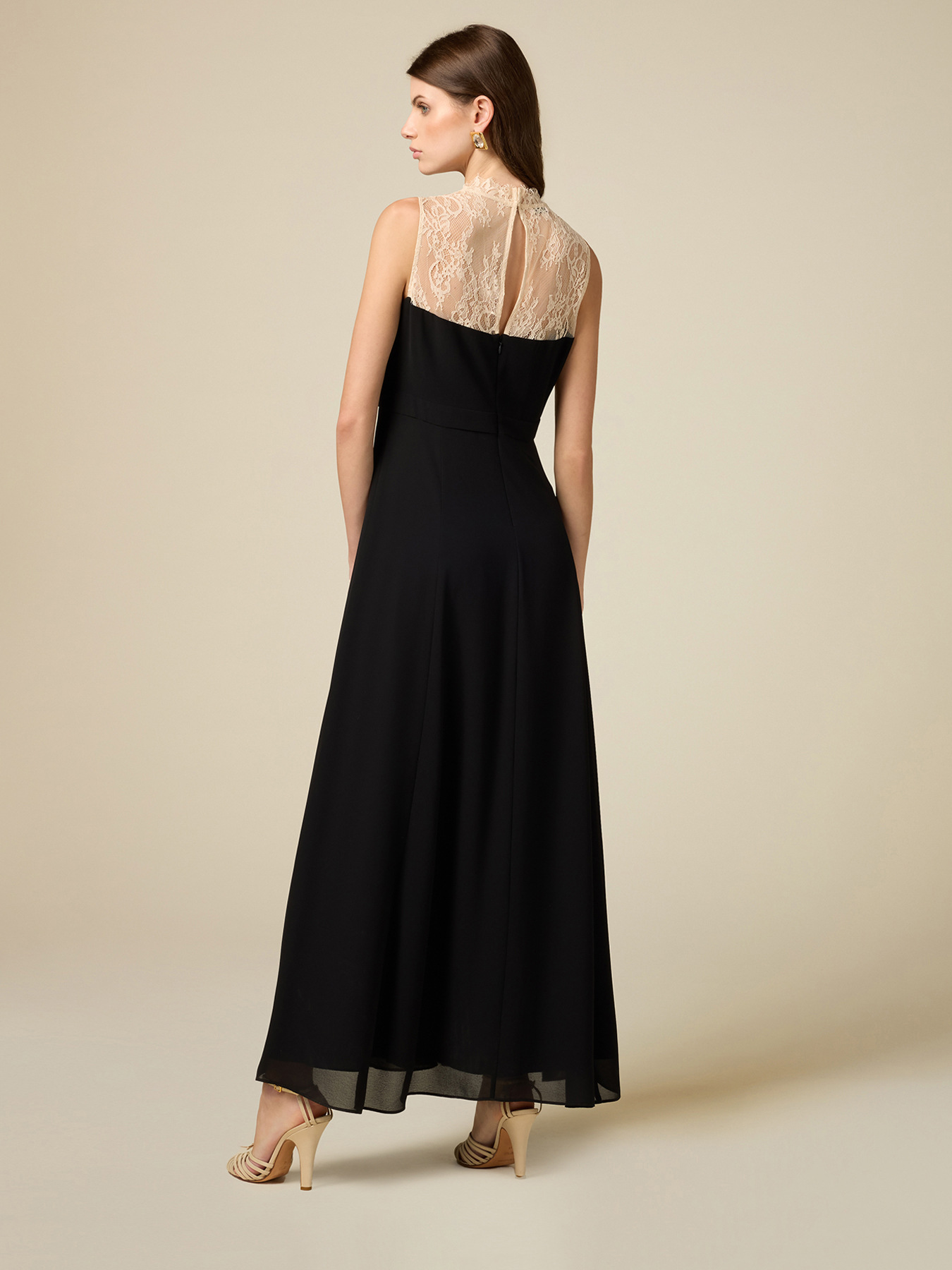 Langes Kleid mit kontrastierender Spitze image number 2