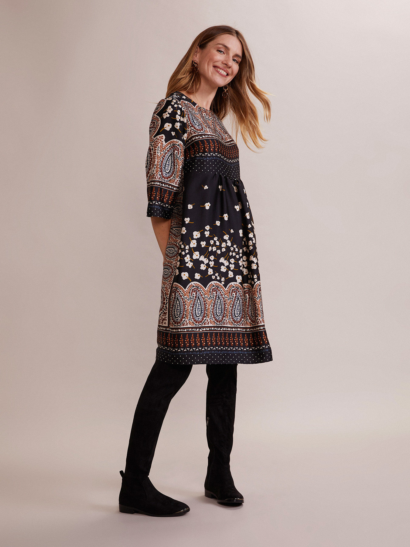 Midi-Kleid im Halstuch-Muster image number 2