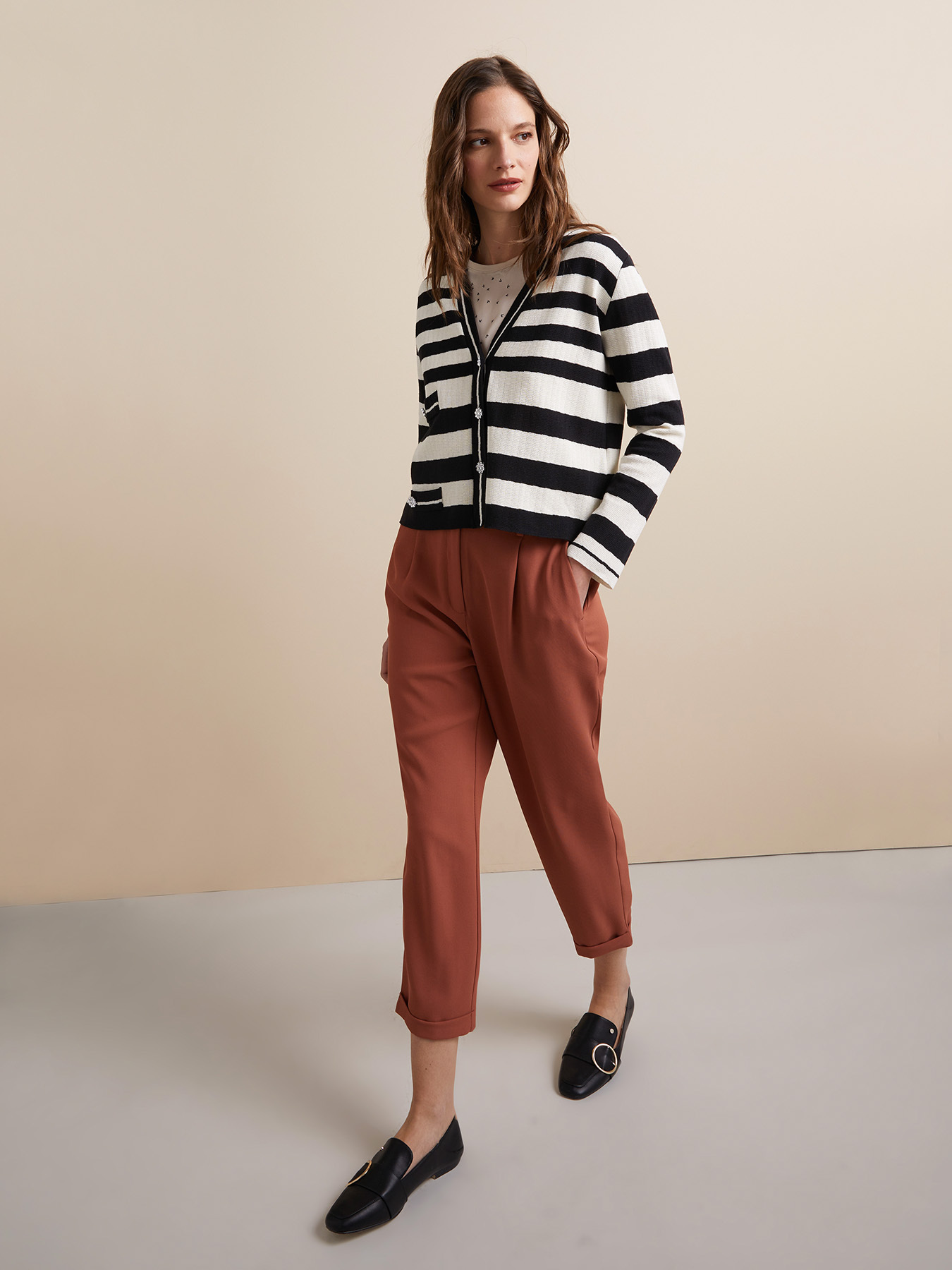 Joggers Dubai in twill image number 1