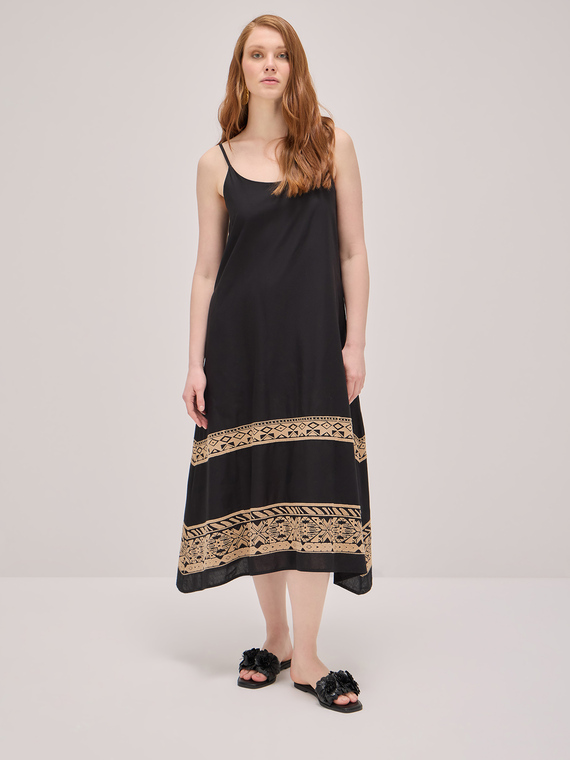 Midi dress with embroidery