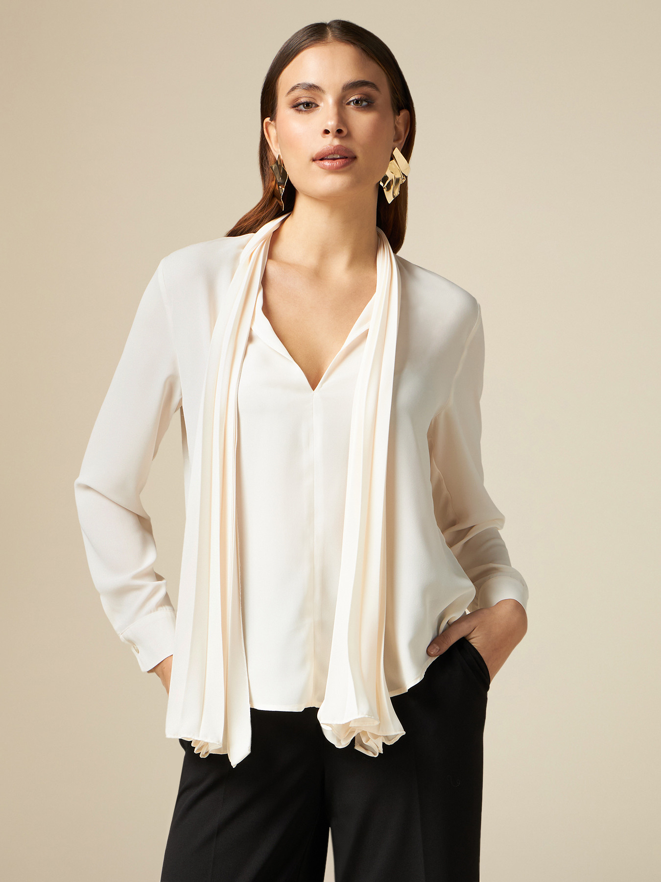 Blouse avec foulard pliss&eacute; image number 0