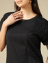 T-Shirt mit Spitze und Applikationen image number 2
