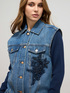 Gilet en jean avec application florale image number 2