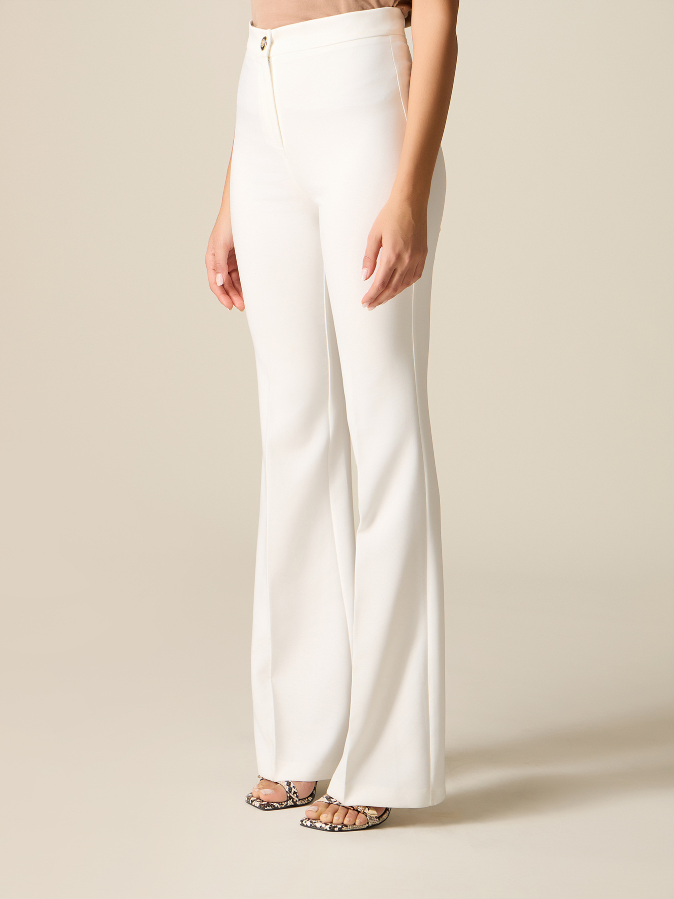 Pantaloni flare a vita alta image number 3
