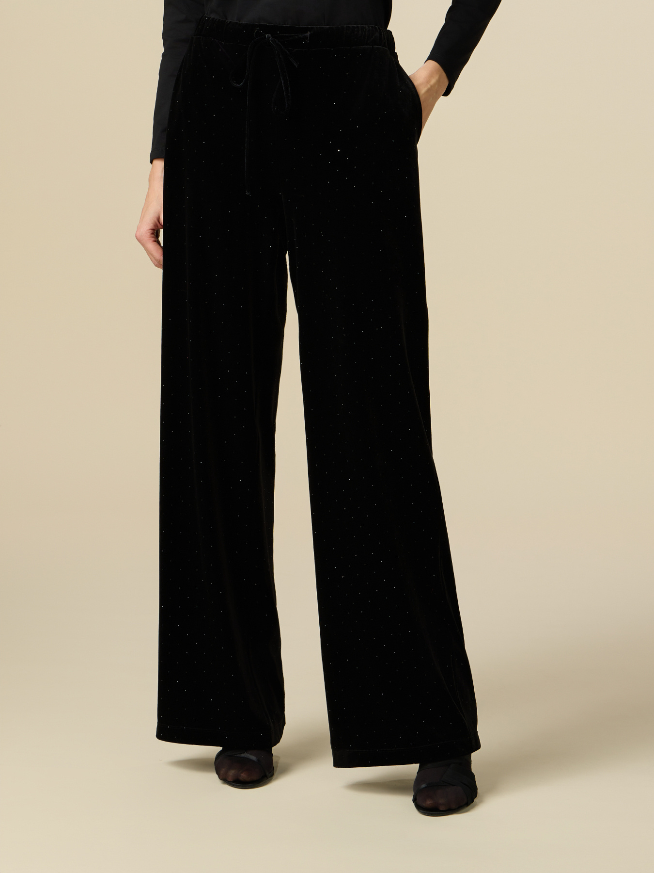 Velvet trousers with crystals image number 3