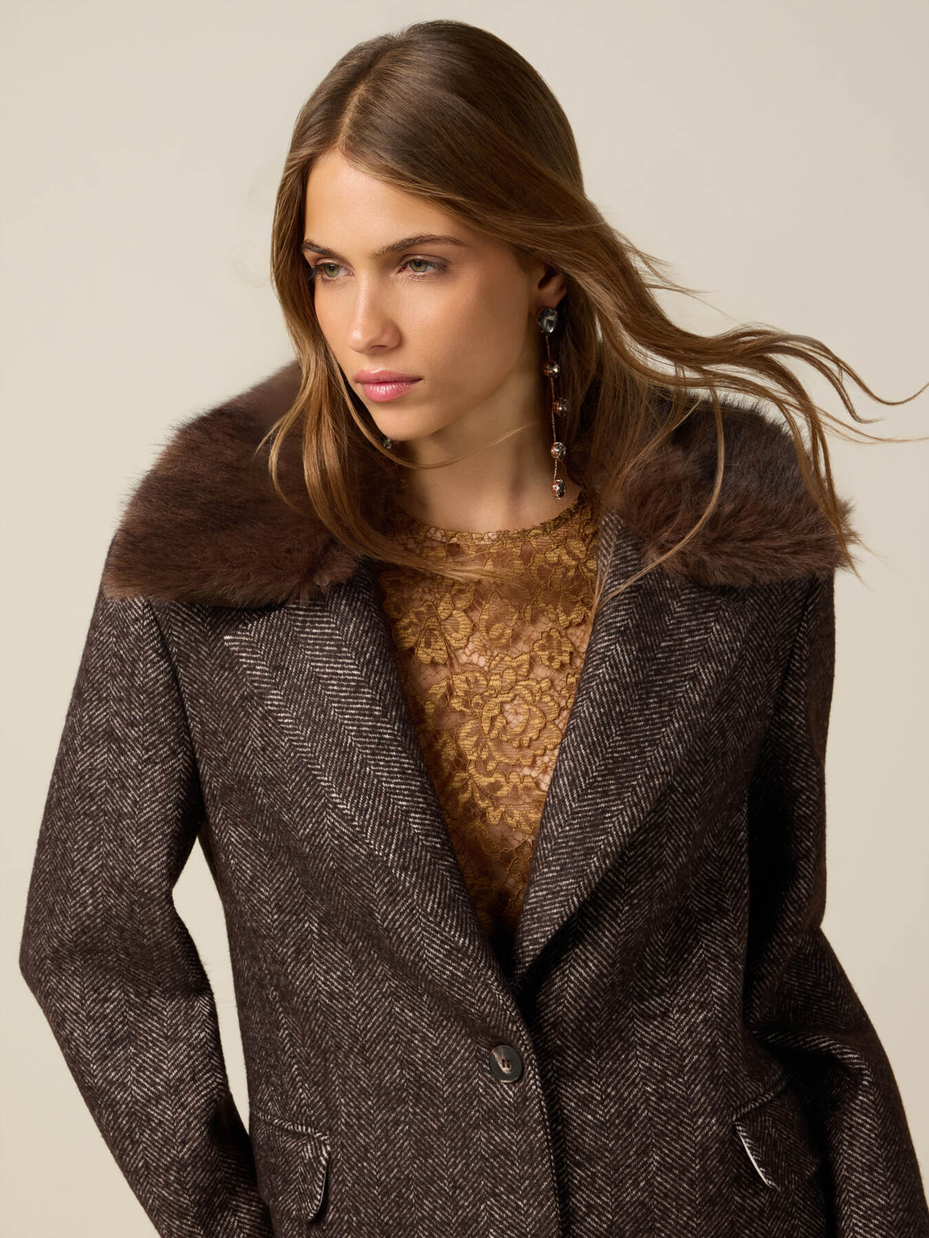 Manteau court en laine m&eacute;lang&eacute;e avec col amovible image number 2