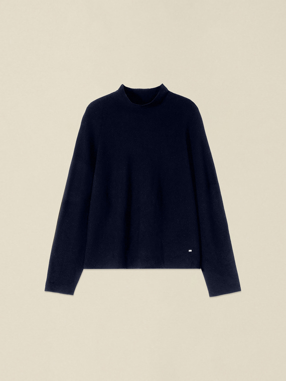 Turtleneck in knit fabric