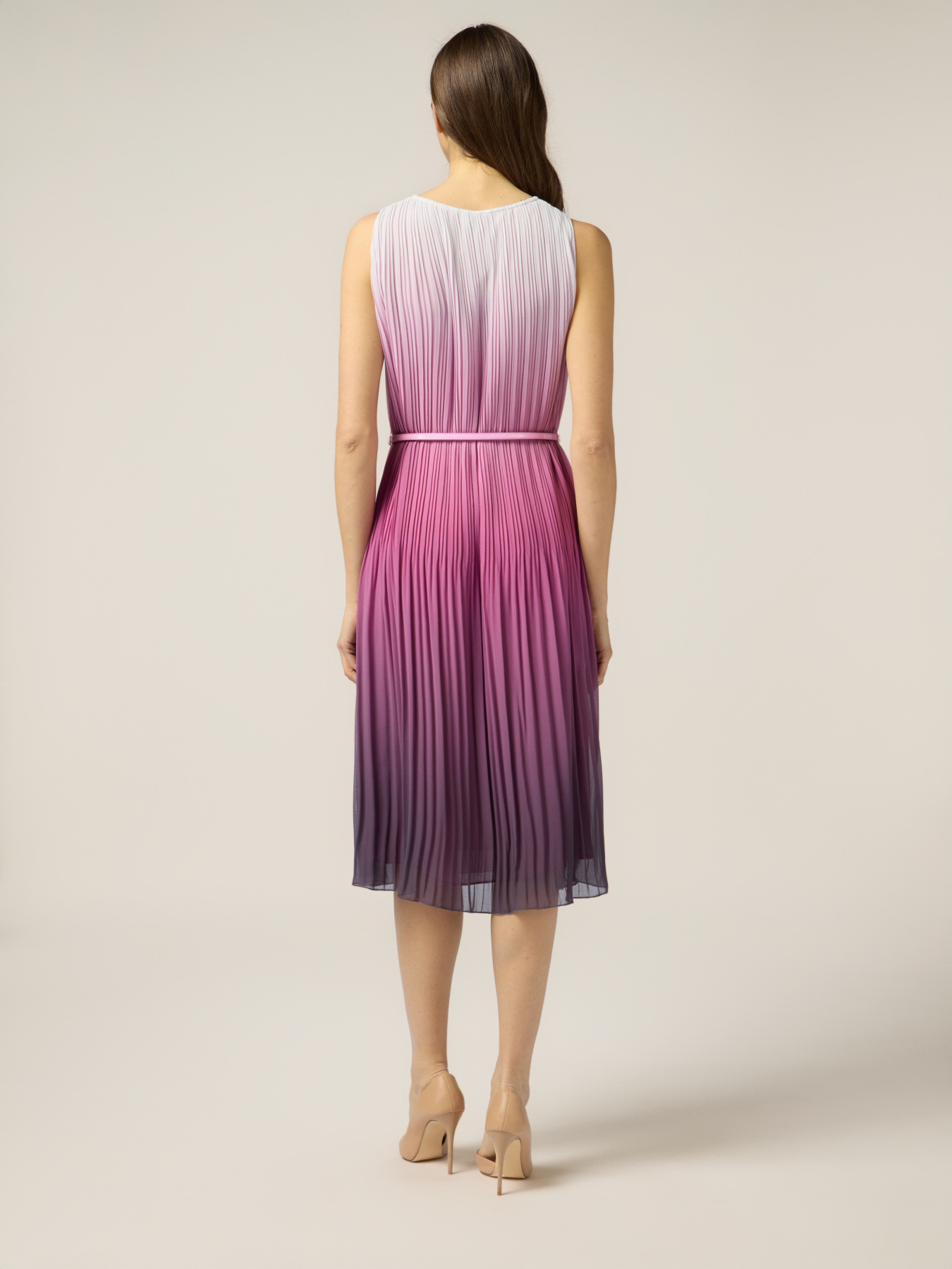 Robe longue pliss&eacute;e d&eacute;grad&eacute;e image number 1
