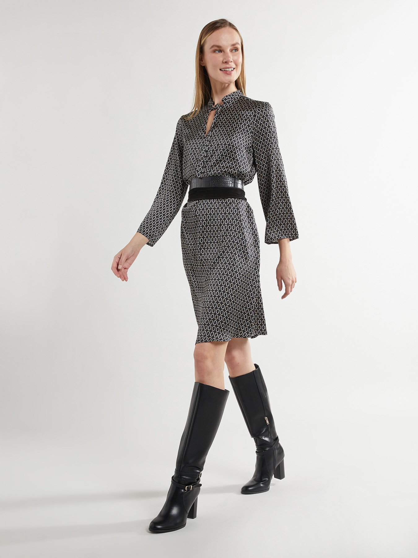 Gemustertes Satin-Kleid image number 0