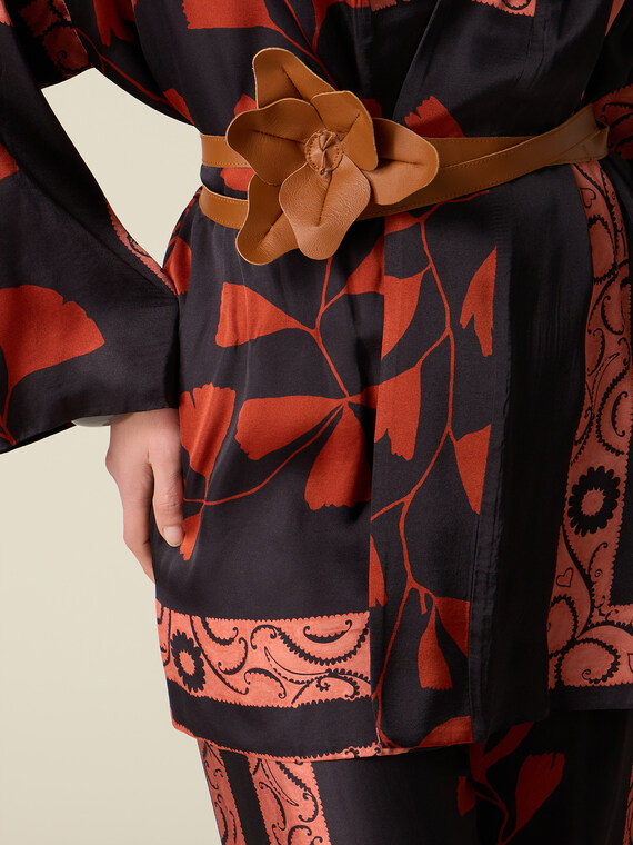 Leather belt with flower