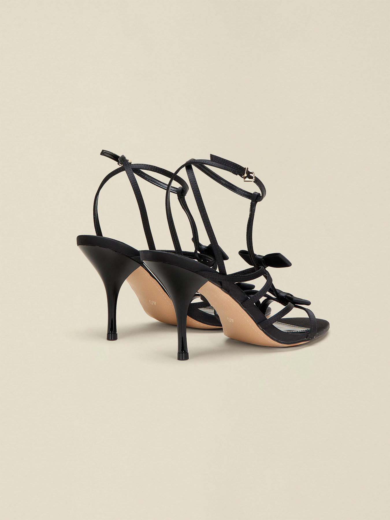 Sandalen mit dekorativen Schleifen image number 3