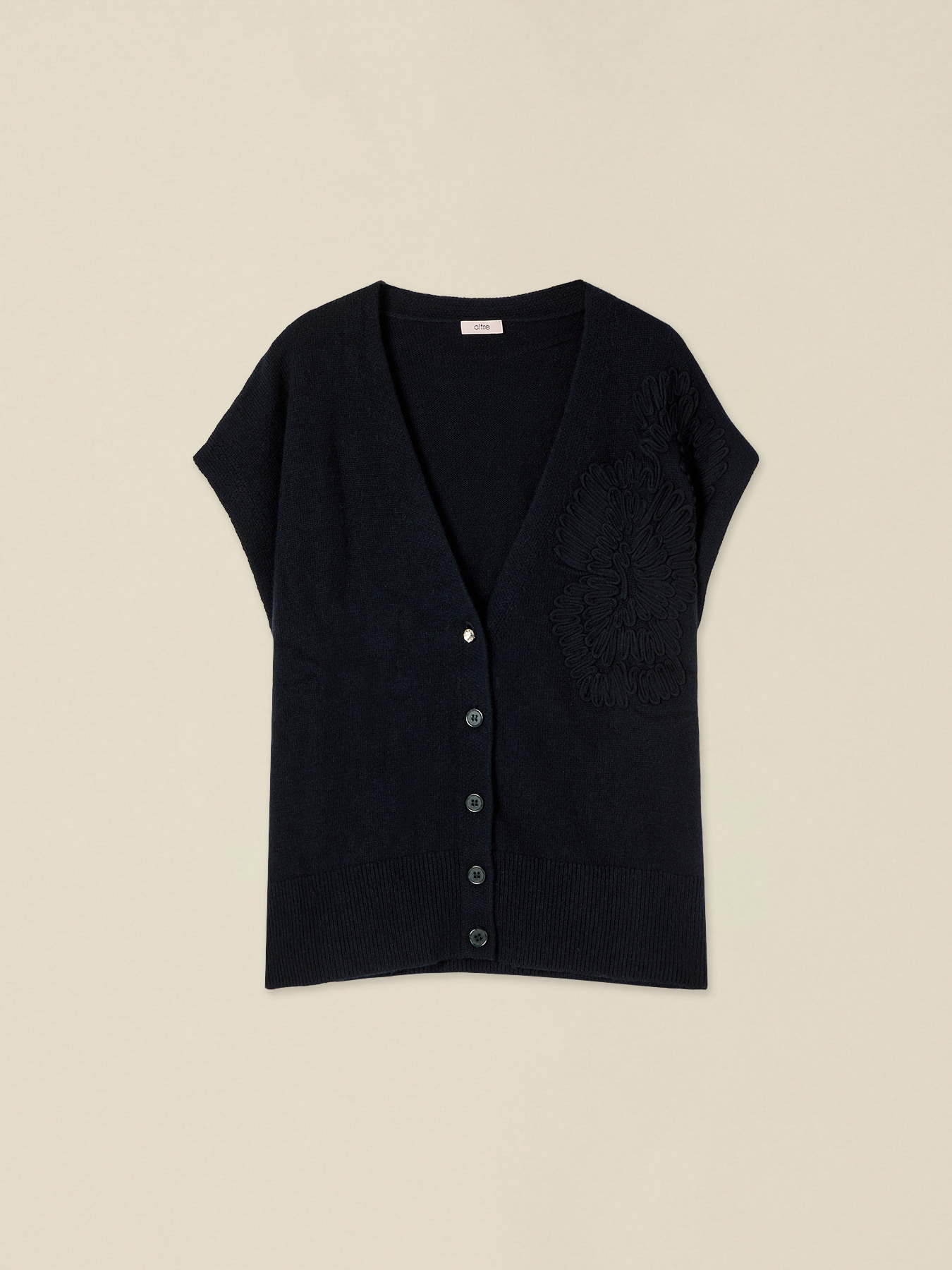 Short-sleeve cardigan with embroidery image number 3