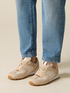 Sneaker aus kombinierten Materialien image number 0