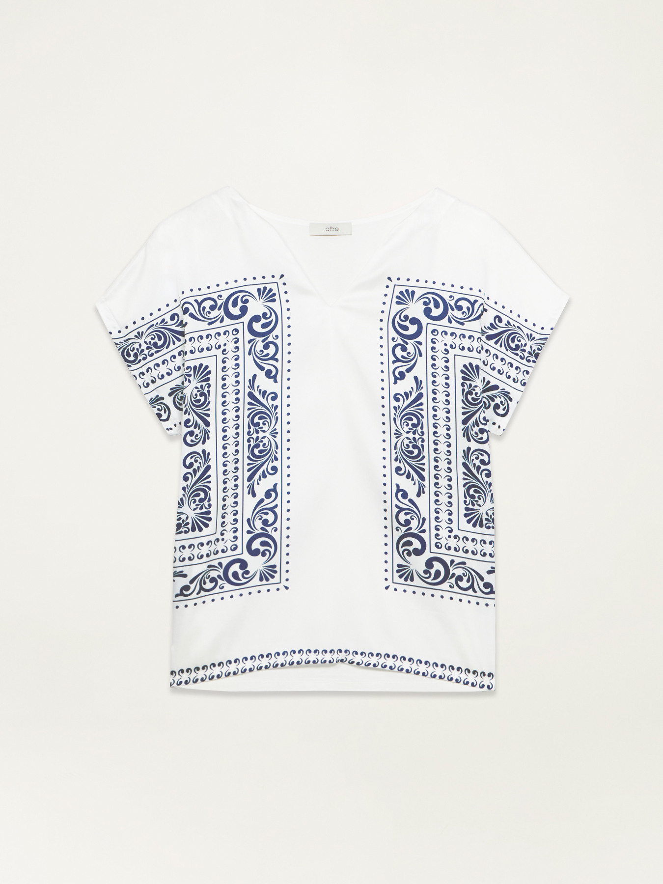 Dual fabric T-shirt with scarf print image number 3