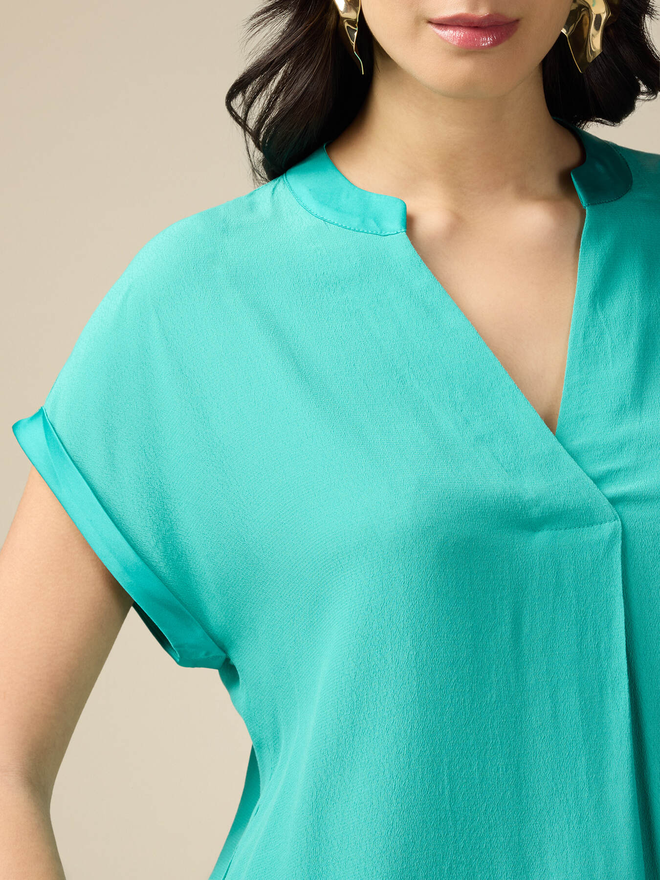 Short-sleeved viscose blouse image number 2