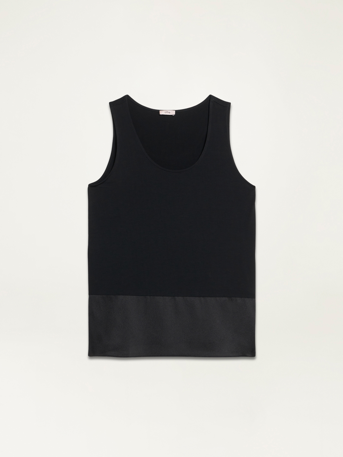 Top avec un insert en satin image number 3