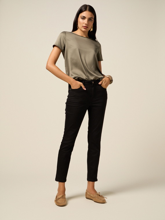 Regular trousers with chain detail