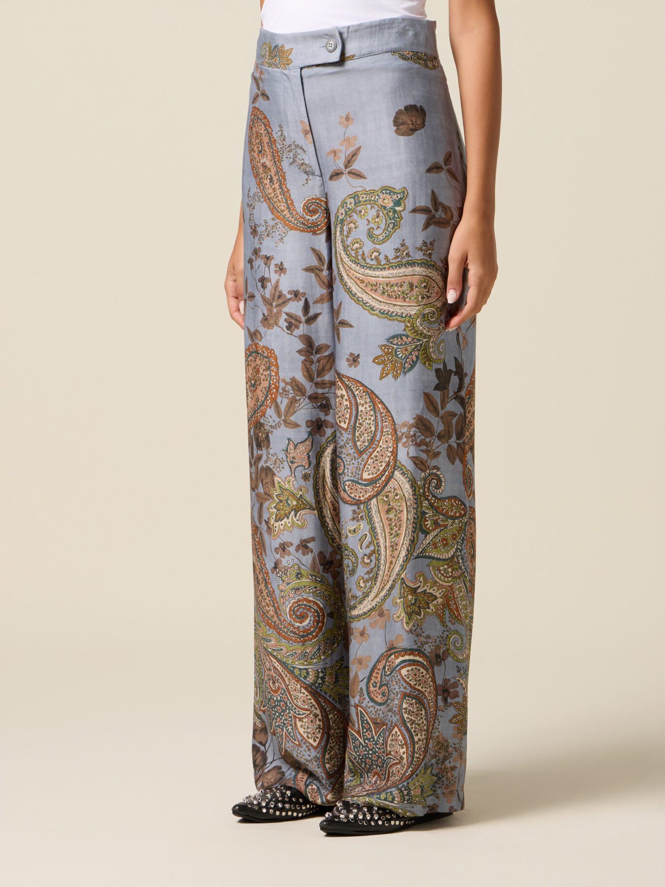 Pantalon palazzo en satin fantaisie image number 3