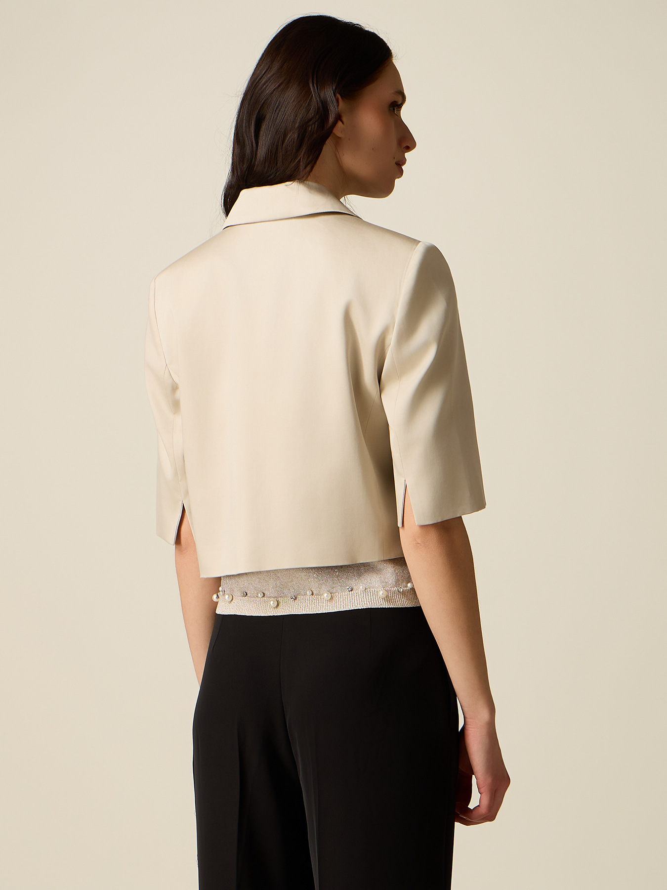 Giacca corta in lyocell con bottoni decorativi image number 1