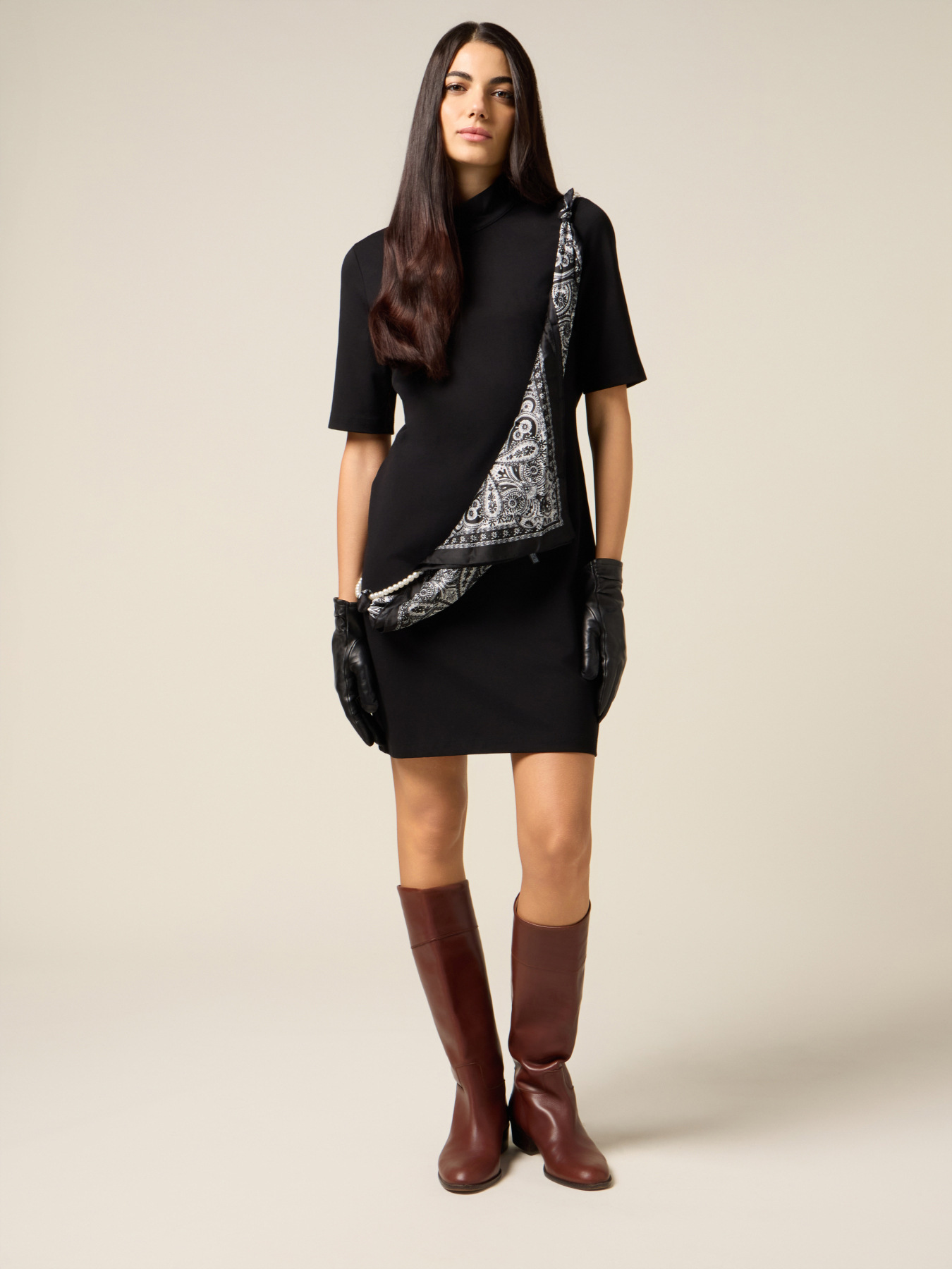 Robe fourreau avec d&eacute;tail foulard image number 0