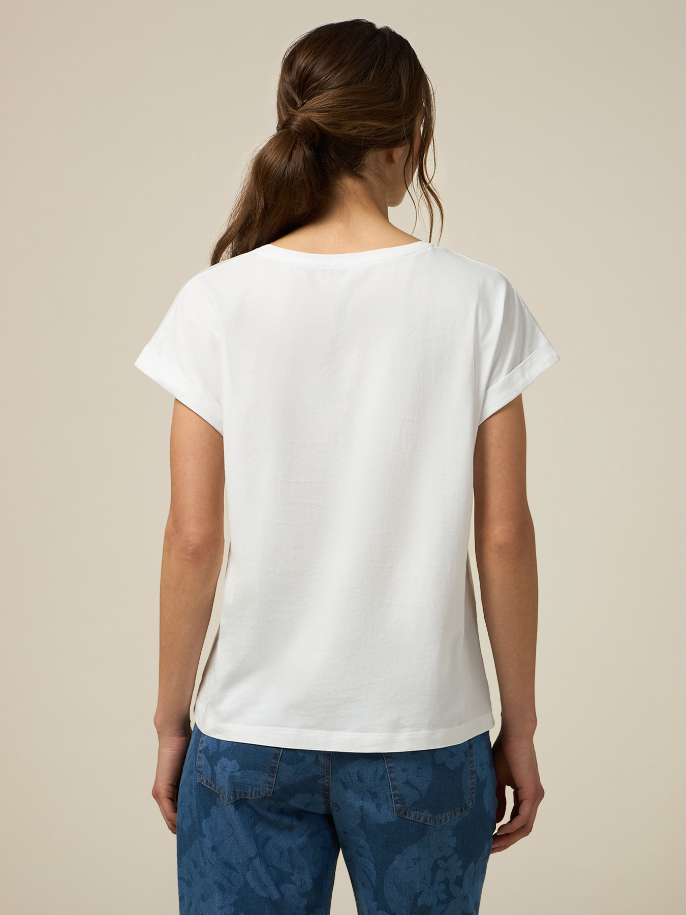 T-Shirt mit Aufdruck und Applikationen image number 1