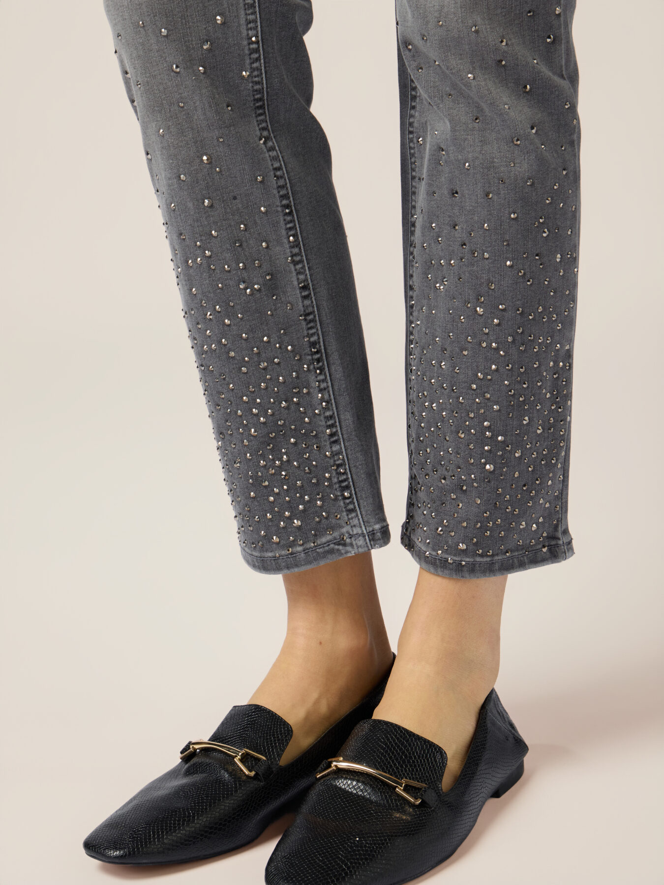 Regular jeans with decorative studs image number 2