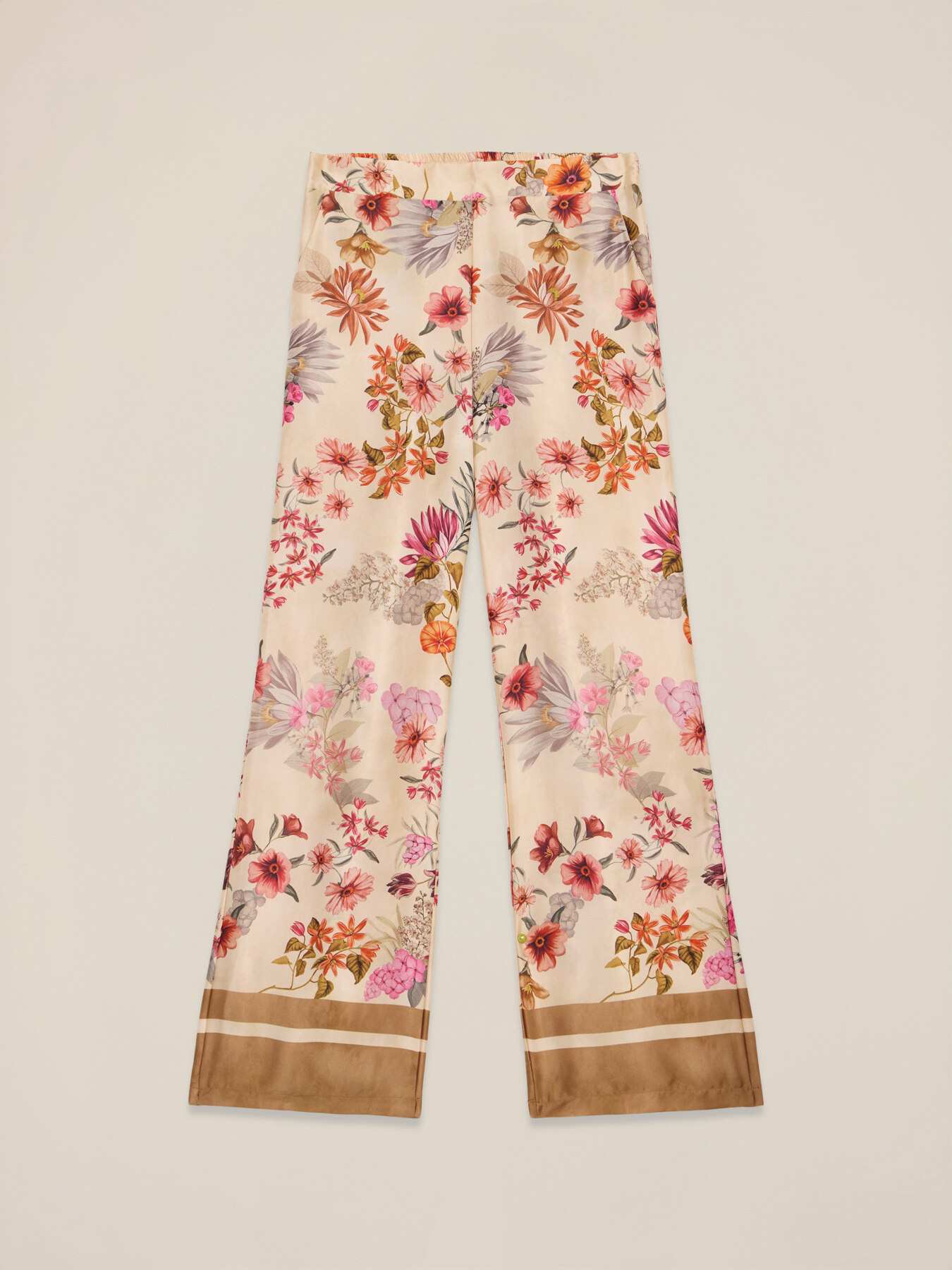 Pantalones palazzo de sat&eacute;n estampado image number 4