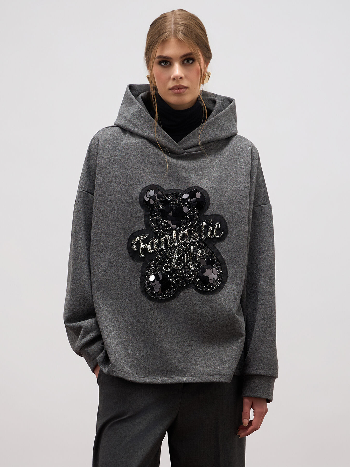 Sweatshirt with embroidery patch image number 0