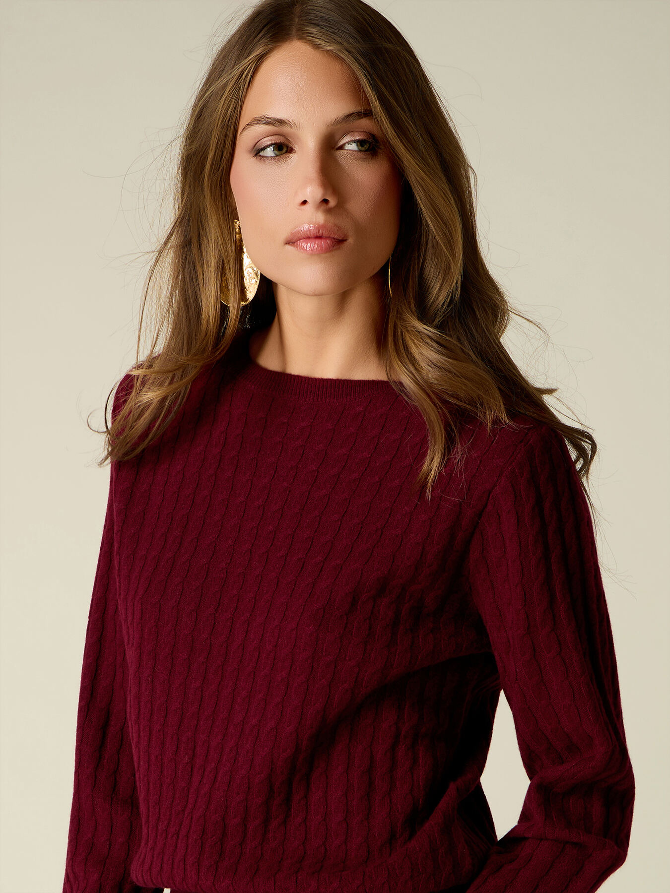 Cable-knit wool and cashmere sweater image number 2