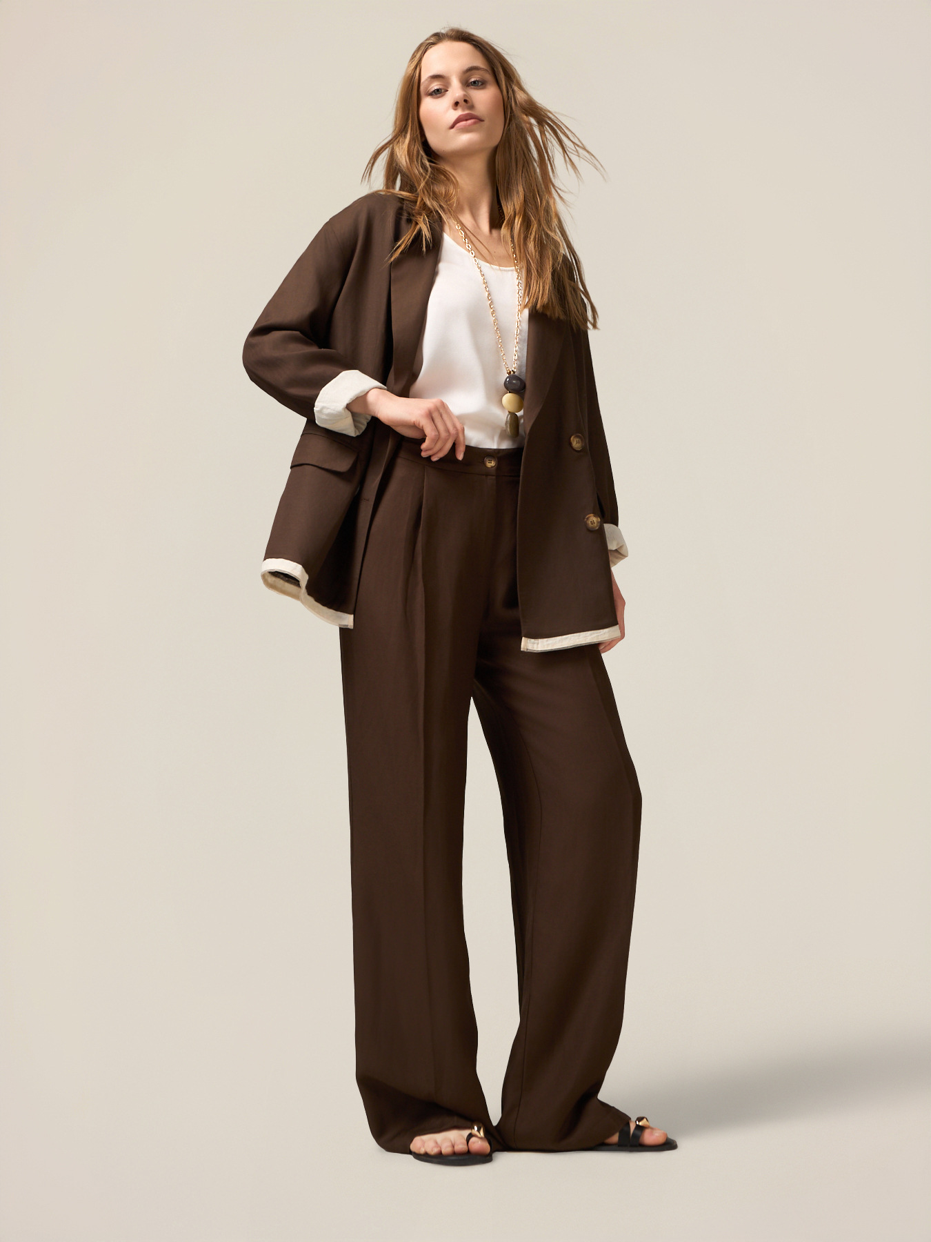 Doppelreihiger Blazer aus Satin mit G&uuml;rtel image number 3