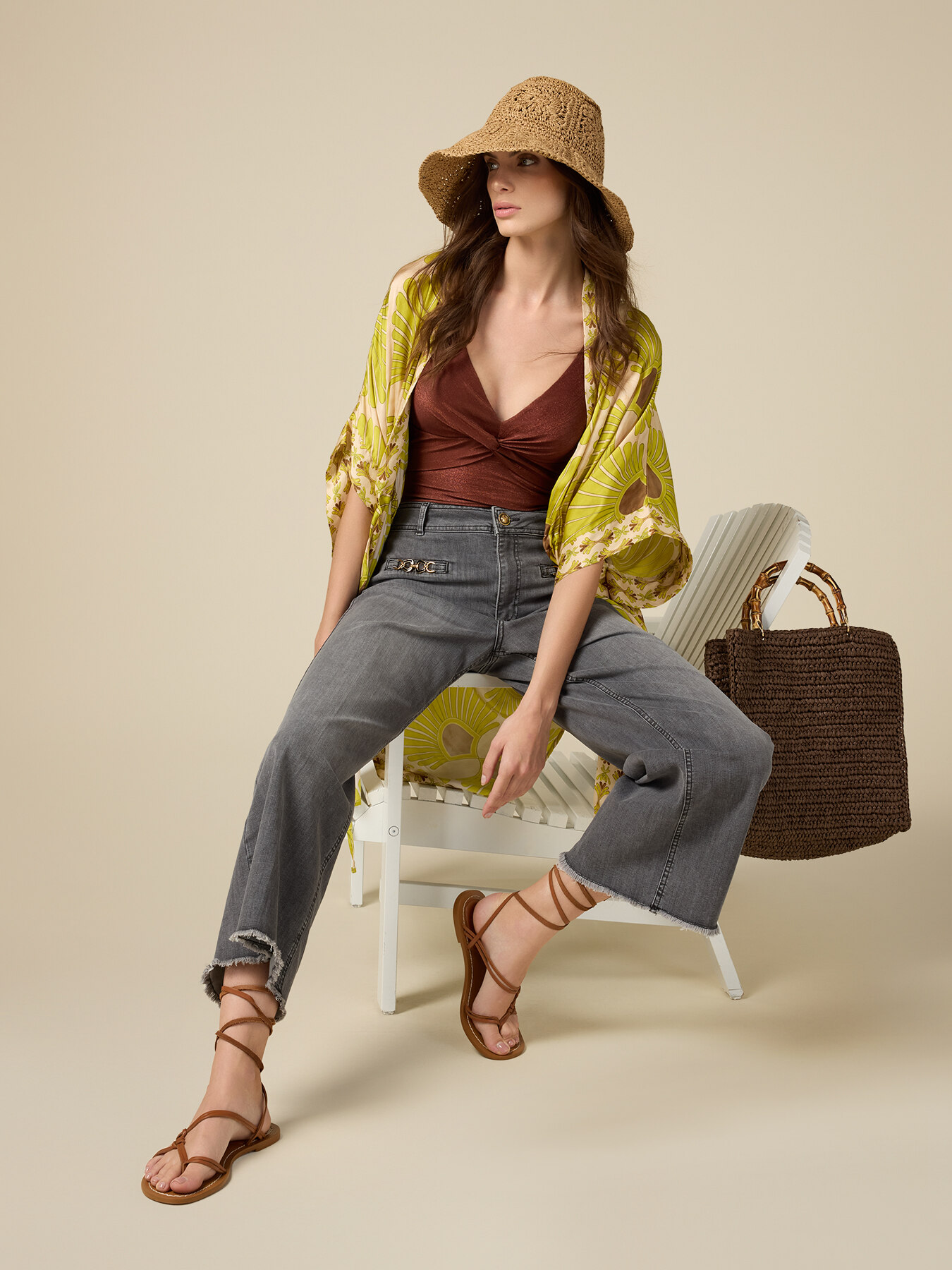 Vaqueros wide leg cropped con lavado gris image number 0