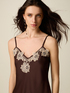 Top aus Satin mit kontrastierender Spitze image number 2