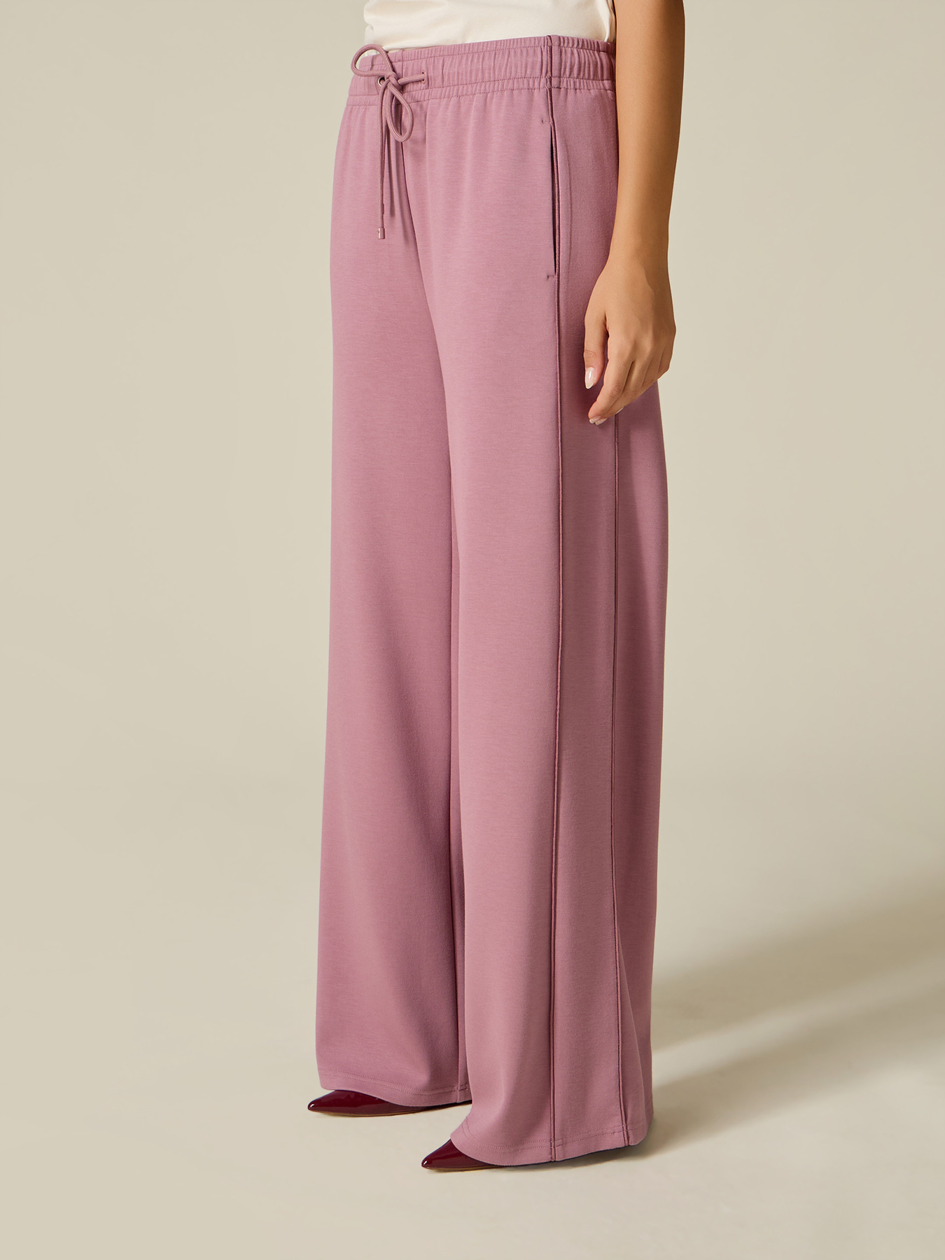 Wide-leg joggers with piping image number 3